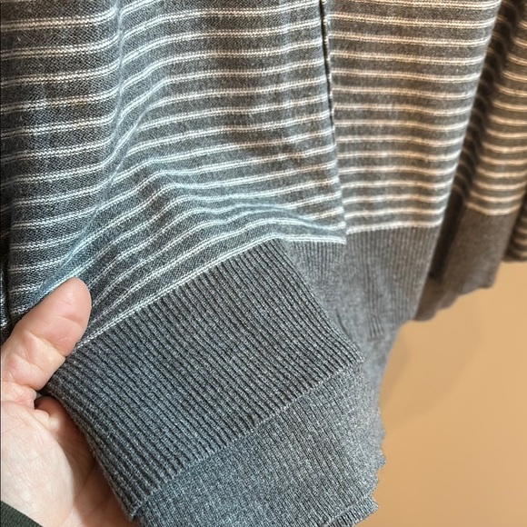 Trouvé open shoulder Gray & white Striped Women's Top xs - Picture 4 of 6